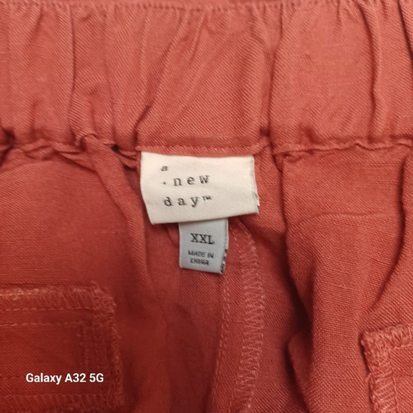 A New Day Women New Size XXL Red Bermuda Shorts Relaxed Fit - Picture 2 of 11